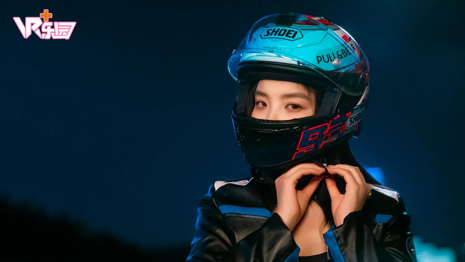 完蛋！我被美女包围了！-房间里的心跳VR花絮 görsel 3